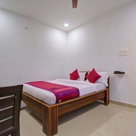 Oyo 11670 Hotel Vishnu Priya Residency Hajdarábád Exteriér fotografie