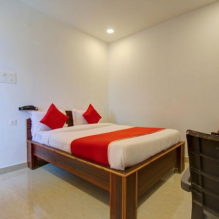 Oyo 11670 Hotel Vishnu Priya Residency Hajdarábád Exteriér fotografie