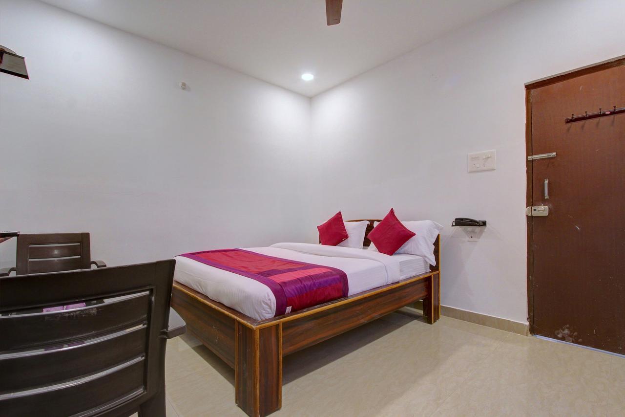 Oyo 11670 Hotel Vishnu Priya Residency Hajdarábád Exteriér fotografie
