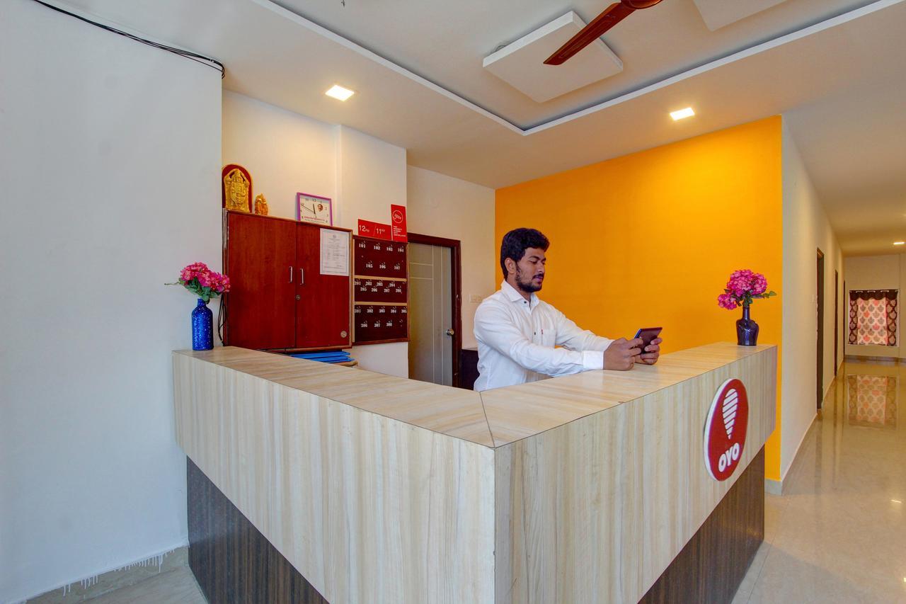 Oyo 11670 Hotel Vishnu Priya Residency Hajdarábád Exteriér fotografie
