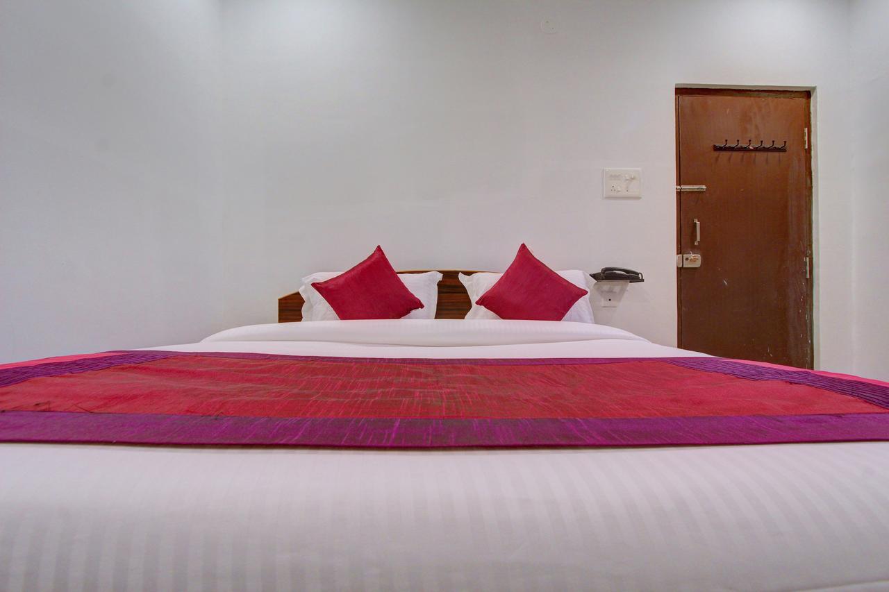 Oyo 11670 Hotel Vishnu Priya Residency Hajdarábád Exteriér fotografie
