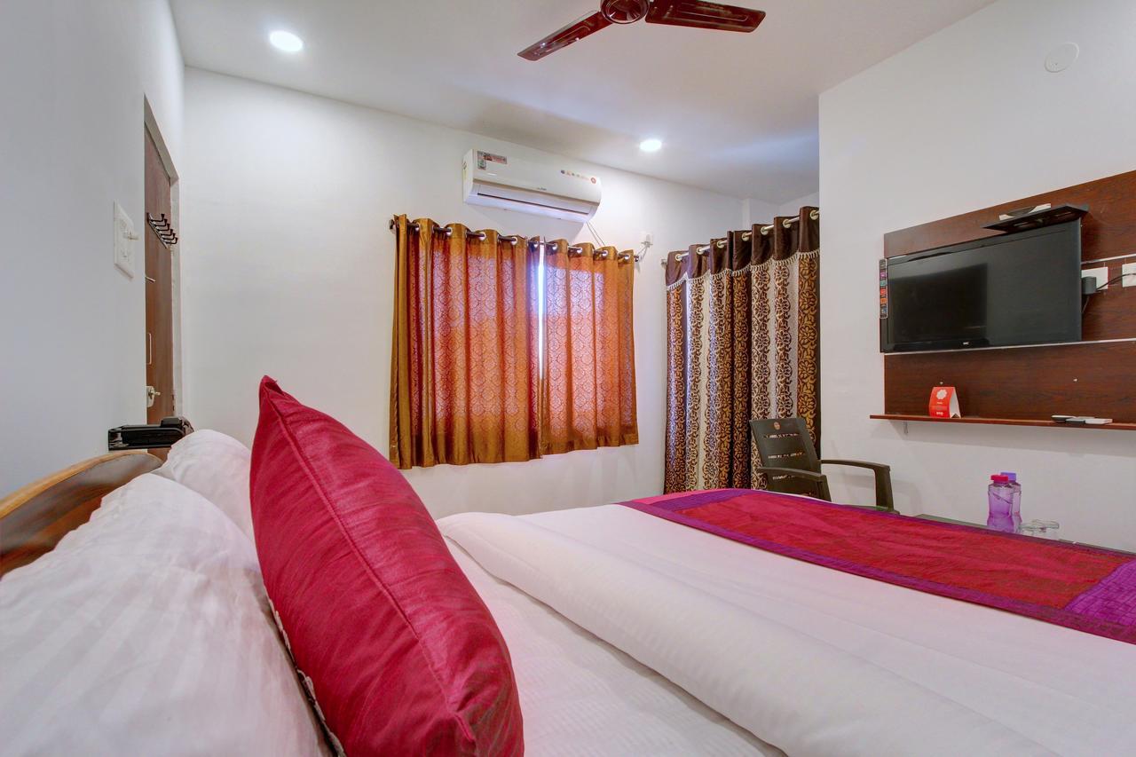 Oyo 11670 Hotel Vishnu Priya Residency Hajdarábád Exteriér fotografie